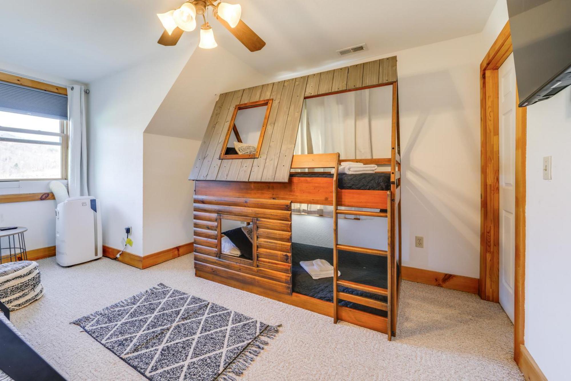 Whits End Smoky Mtn Home With Hot Tub, Views Waynesville Εξωτερικό φωτογραφία